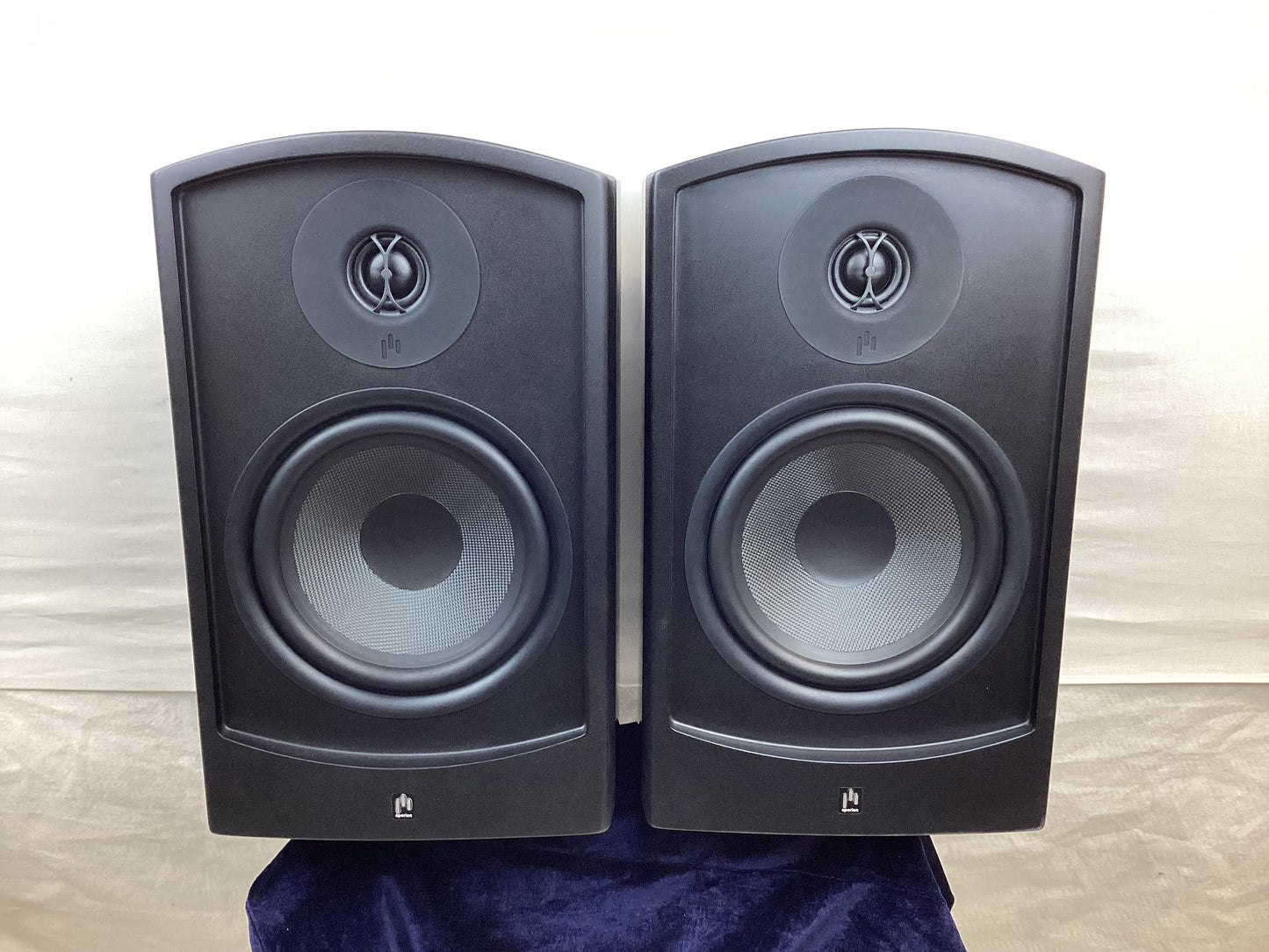 Verus V8B 8" Bookshelf Speaker Gloss Black - A Stock 59Y/60Y